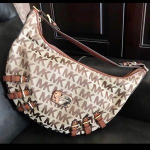 Michael Kors Hobo